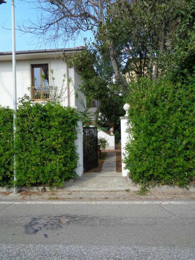 La Casa Di Nina Quercianella Exterior foto