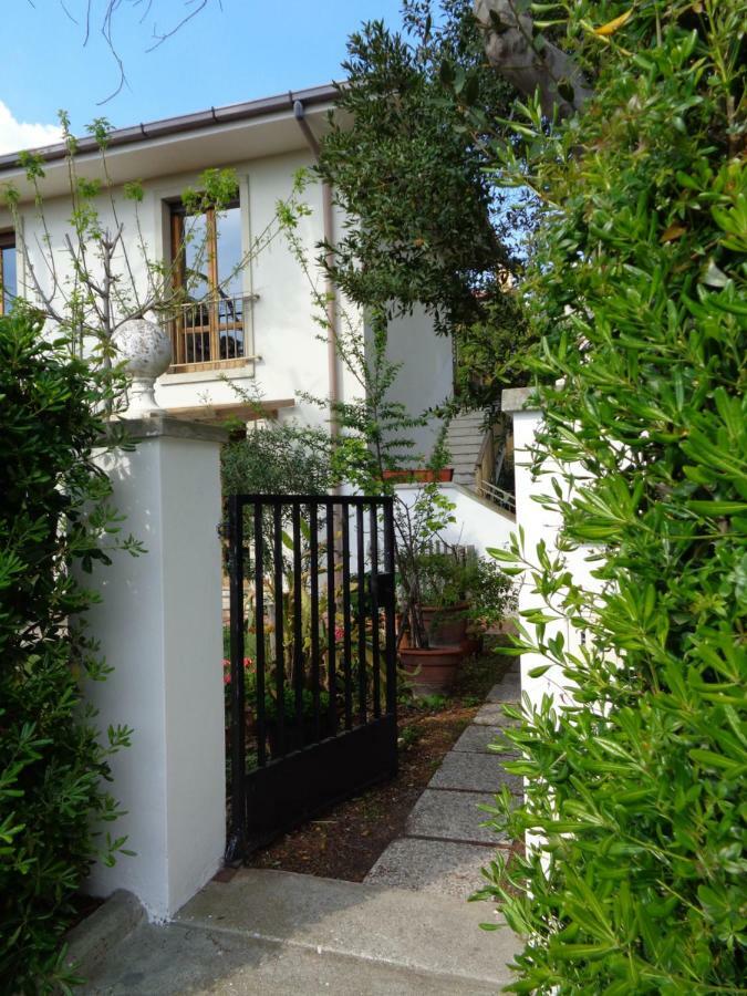 La Casa Di Nina Quercianella Exterior foto